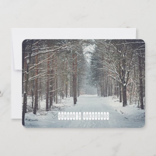 Sneeuwval in het winterbos feestdagenkaart (Voorkant)