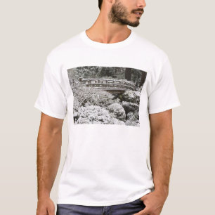 Sneeuwval in Portland Japanese Garden, T-shirt