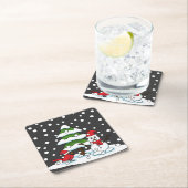 Sneeuwval op kardinaal-, neushoorn- en pijnbomen kartonnen onderzetters (Insitu)