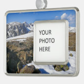 Sneeuwvlek op de Rocky Mountains Verzilverd Omlijst Ornament (Links)