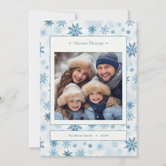 Sneeuwvlok Blauw en Wit Waterverf Familiefoto Feestdagenkaart (Voorkant)