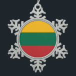 Sneeuwvlok Ornament met Litouwen Vlag<br><div class="desc">Vier het vakantieseizoen met nationale trots met behulp van dit charmante sneeuwvlok ornament met de vlag van Litouwen! Ontworpen om feestelijke elegantie te combineren met culturele betekenis, toont dit ornament de levendige gele, groene en rode driekleur van Litouwen, gelegen in het hart van een prachtig vervaardigd sneeuwvlokontwerp. Perfect voor het...</div>