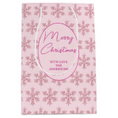 Sneeuwvlok Roze Glam Patroon Kerstmis Script Medium Cadeauzakje (Voorkant)