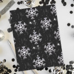 Sneeuwvlok Winter Wonder Black Christmas Tissuepapier<br><div class="desc">Introductie van onze Snowflake Winter Wonder Black Christmas Tissue Paper - een verbluffende mix van elegantie en feestelijke charme die uw cadeauverpakkingservaring naar nieuwe hoogten zal tillen. Dit prachtige kerst tissuepapier is niet alleen een middel om uw kerstcadeaus in te pakken, maar een verklaring van stijl en verfijning. Het inpakken...</div>