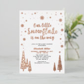 Sneeuwvlok Winterbos Baby shower Echte Folie Uitnodiging (Staand Voorkant)