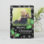 Sneeuwvlokken en Holly op Black Custom Photo Feestdagenkaart (Staand voorkant)