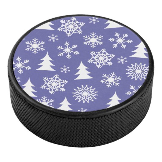 Sneeuwvlokken en Pine Trees Pattern Hockey Puck (3/4)