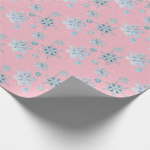 Sneeuwvlokken in bleek roze cadeaupapier (Hoek)