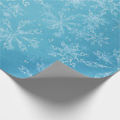 Sneeuwvlokken op Blue Sky Wrapping Paper Cadeaupapier (Hoek)