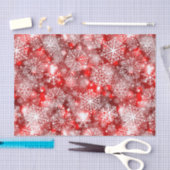 Sneeuwvlokken op rood tissuepapier (Craft)