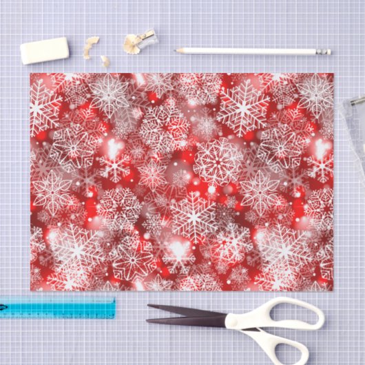 Sneeuwvlokken op rood tissuepapier (Craft)