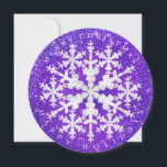 Sneeuwvlokken Paars Wit Feestdagenkaart<br><div class="desc">Aantrekkelijk sneeuwvlokken ontwerp.</div>