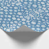 Sneeuwvlokken repeating patroon wit blauw cadeaupapier (Hoek)