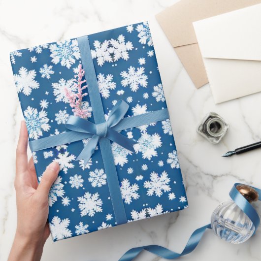 Sneeuwvlokken repeating patroon wit blauw cadeaupapier (Geschenken)