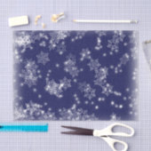 Sneeuwvlokken tegen een nachtelijke hemel tissuepapier (Craft)