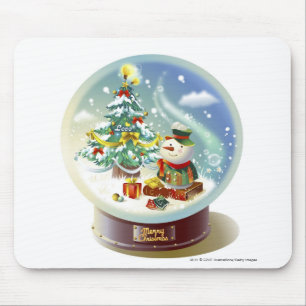 sneeuwwereldbol met sneeuwpop en kerstboom muismat