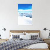 Sneeuwwinterberg in wolken canvas afdruk (Insitu (Slaapkamer))