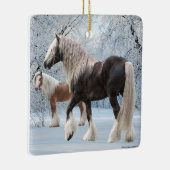 "Sneeuwzigeuners" Vakantievorming Keramisch Ornament (Rechts)