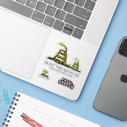 Snekright gadsden vlag parodie memes x6 sticker (Laptop met iPhone)