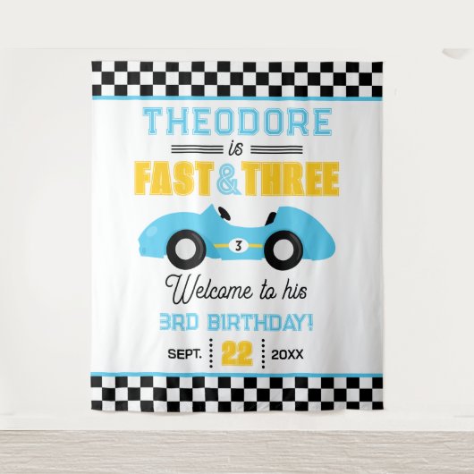 Snel & Drie Raceauto 3e verjaardagsfeest achtergro Wandkleed (Voorkant)