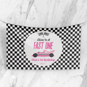 Snel Eén Roze Raceauto Eerste 1e Verjaardagsfeestj Spandoek