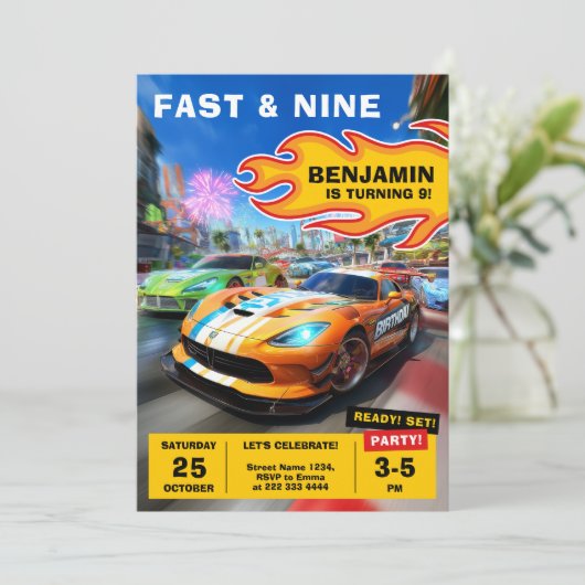 Snel en leuk race auto verjaardagsfeestje kaart (Staand voorkant)