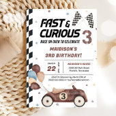 Snel en nieuwsgierig bruin race auto 3e verjaardag kaart