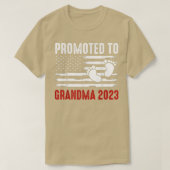 Snel naar oma 2023 bevorderd om Zwangerschap in de T-shirt (Design voorkant)