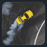Snel rijden met sportauto's - Volwassenen en Kinde Vierkante Sticker<br><div class="desc">Mannen- en vrouwenraceauto's die grafisch ontwerp drijven. Ideaal voor liefhebbers van sport en klassieke auto's,  achterwielaandrijving,  drijven en alle soorten wedrennen op of buiten de weg. Ideaal voor volwassenen,  jongeren en kinderen. Alleen online beschikbaar.</div>