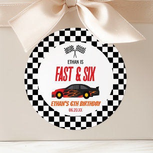 Snel & Six Rode Vlam Race Auto 6de Verjaardagsfees Ronde Sticker