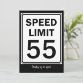 Snelheidslimiet 55 teken verjaardagsfeest kaart (Staand voorkant)
