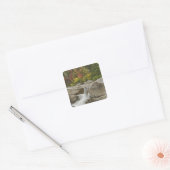 Snelle rivier door rotsen stromend, Wit Vierkante Sticker (Envelop)