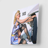 Snelle verandering door Gil Elvgren Vierkante Klok (Hoek)