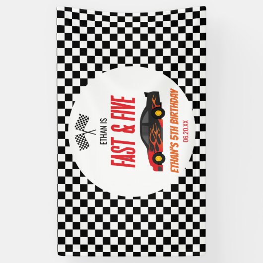 Snelle & Vijf Rode Vlam Race Auto 5e Verjaardagsfe Spandoek (Verticaal)