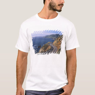 Snelweg 1 langs de Californische kust bij T-shirt