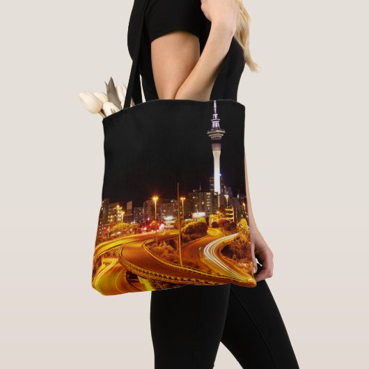 Snelweg naar Auckland Tote Bag (Dichtbij)