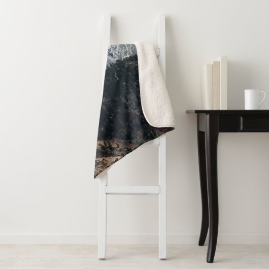 SNEMOUNTAIN RANGE WALLPAPIER SHERPA DEKEN (In situ)