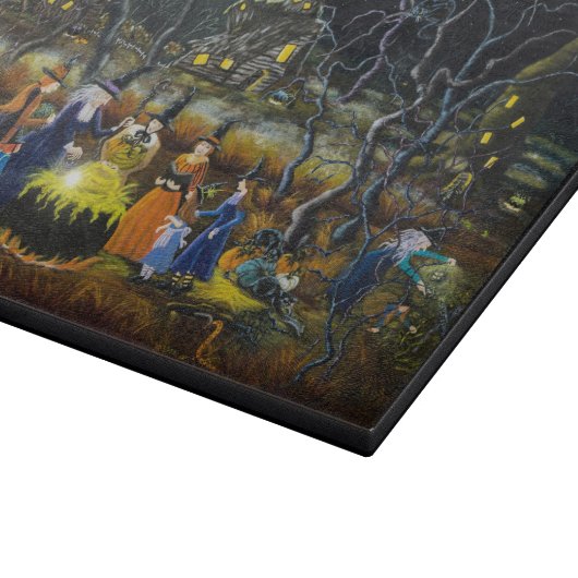 Snijbord voor gehakt glas, heksen op een schoorste snijplank (Hoek)