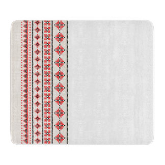 Snijplank met Oekraïens ornament.