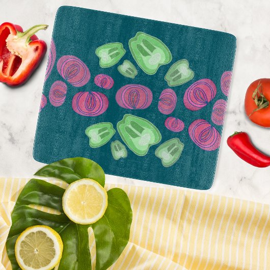 snijplank van gesneden groenten