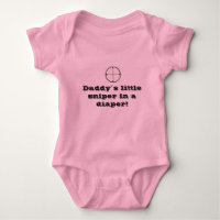 "Sniper in a diaper" baby groeit