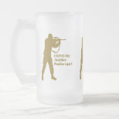 Snipper van goudsoldel matglas bierpul (Links)