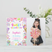 Snoep Verjaardag Foto Uitnodiging (Staand voorkant)