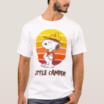 Snoopy | Beagle Scout - Happy Camper T-shirt<br><div class="desc">Show je liefde voor pinda's en de grote buitenshuis met deze super schattige afbeelding met Snoopy en de tekst "Happy Camper".</div>