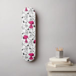 Snoopy Black & Magenta Pattern Persoonlijk Skateboard<br><div class="desc">Kijk eens naar dit superschattige ontwerp met Snoopy in een zwart en magenta patroon.</div>