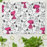 Snoopy Black & Magenta Pattern Theedoek<br><div class="desc">Kijk eens naar dit superschattige ontwerp met Snoopy in een zwart en magenta patroon.</div>