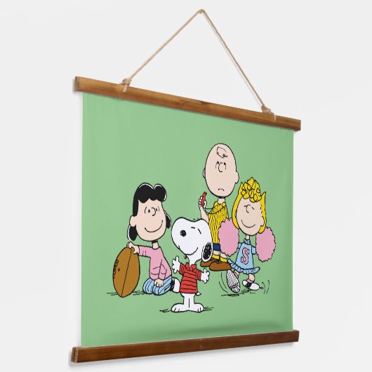 Snoopy en het Football Gang Play Hangend Wandkleed (Gebogen)