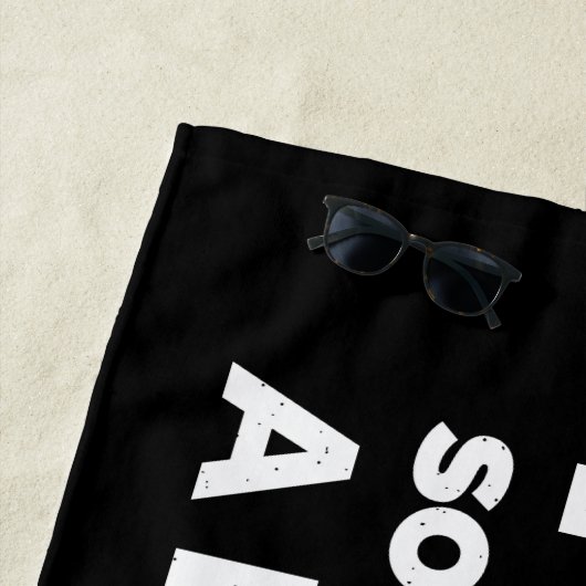 Snoopy - Ik werk zo dat mijn hond een beter leven  Strandlaken (In situ)