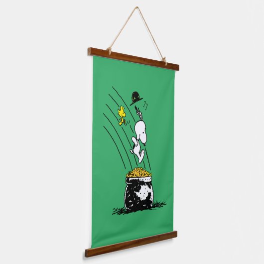 Snoopy Jumping in Pot of Gold Hangend Wandkleed (Gebogen)