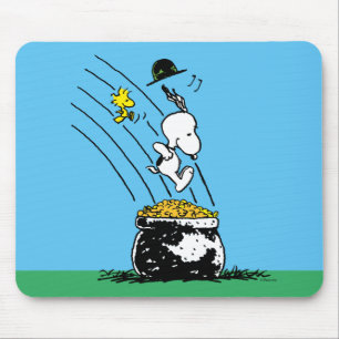 Snoopy Jumping in Pot of Gold Muismat